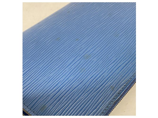 Louis Vuitton Epi Pochette Accessoires in Toledo Blue - vista 9