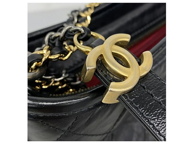 Borsa a tracolla Gabrielle in pelle nera Chanel Nero - vista 9