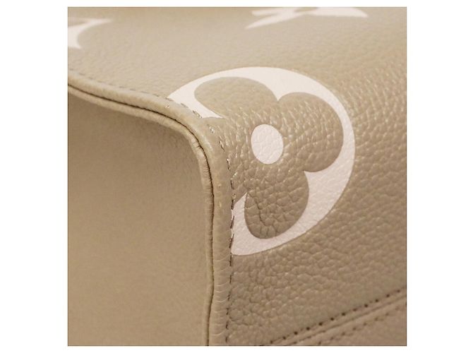 Louis Vuitton Monogram Empreinte Bicolor OnTheGo PM Handtasche Grau Roh - Ansicht 6