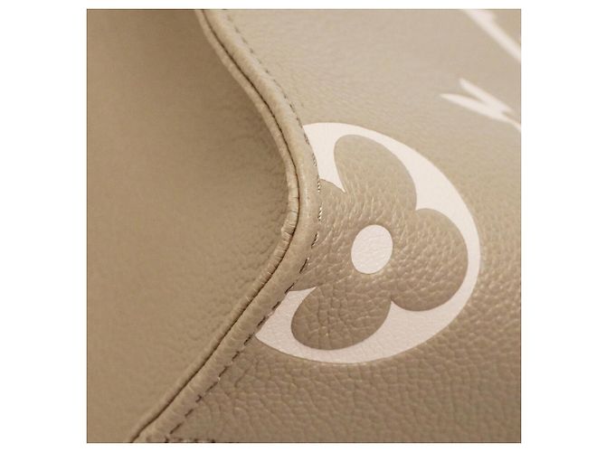 Louis Vuitton Monogram Empreinte Bicolor OnTheGo PM Handtasche Grau Roh - Ansicht 7