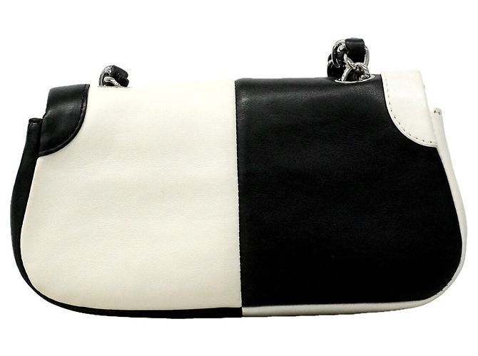 Chanel Bicolor Schultertasche aus Lammleder Schwarz Weiß - Ansicht 14