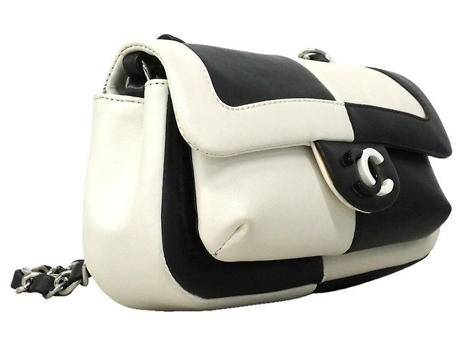 Chanel Bicolor Schultertasche aus Lammleder Schwarz Weiß - Ansicht 2