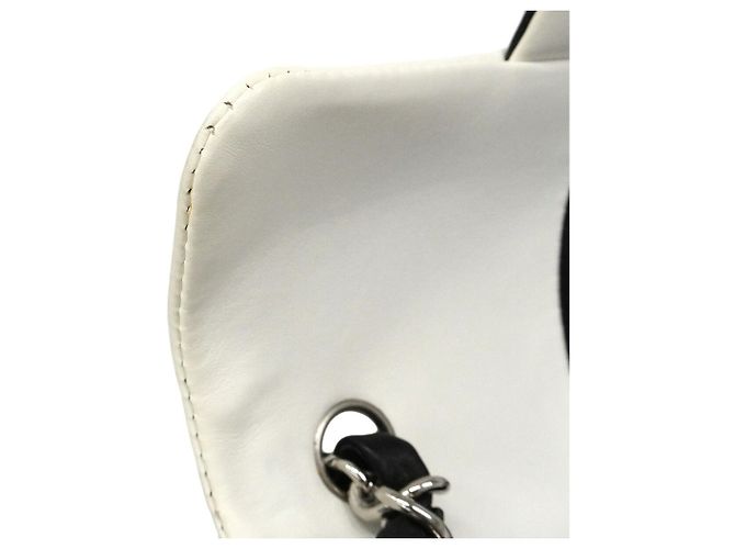 Chanel Bicolor Schultertasche aus Lammleder Schwarz Weiß - Ansicht 6