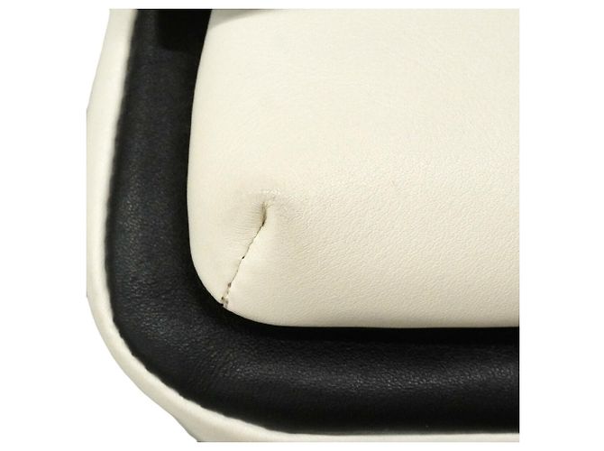Chanel Bicolor Schultertasche aus Lammleder Schwarz Weiß - Ansicht 8