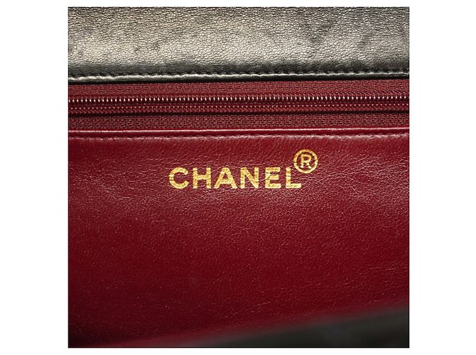 Borsa a tracolla Chanel Matelassé con catena Nero - vista 5