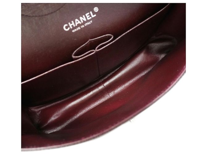 Chanel Schultertasche aus schwarzem genarbtem Kalbsleder - Ansicht 4