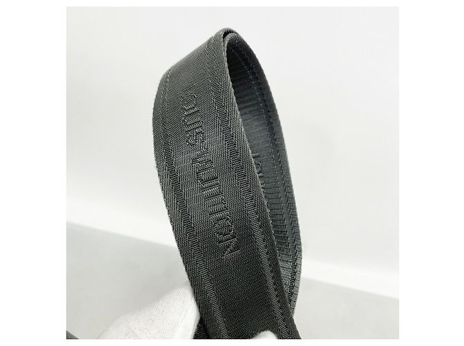 Borsa a tracolla Louis Vuitton Taiga Roman PM Grigio - vista 10