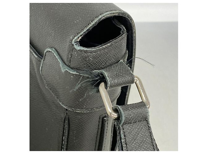 Borsa a tracolla Louis Vuitton Taiga Roman PM Grigio - vista 7