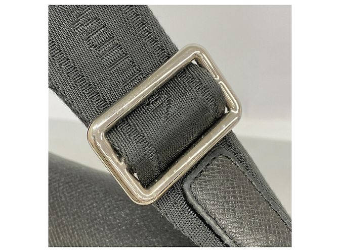 Borsa a tracolla Louis Vuitton Taiga Roman PM Grigio - vista 9