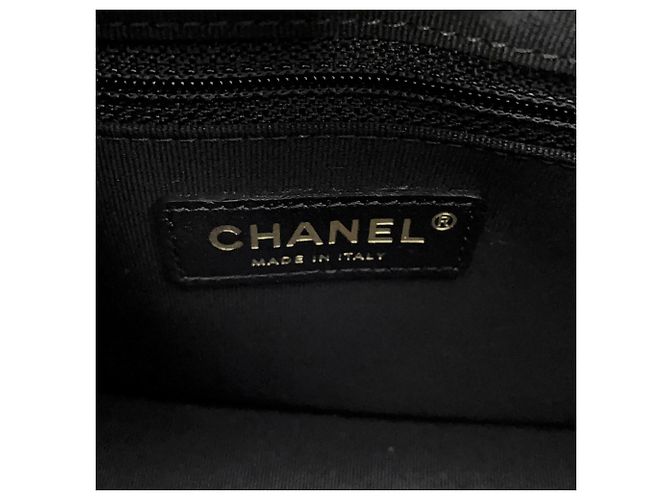 Borsa a tracolla Chanel Matelassé con catena Nero D'oro - vista 11