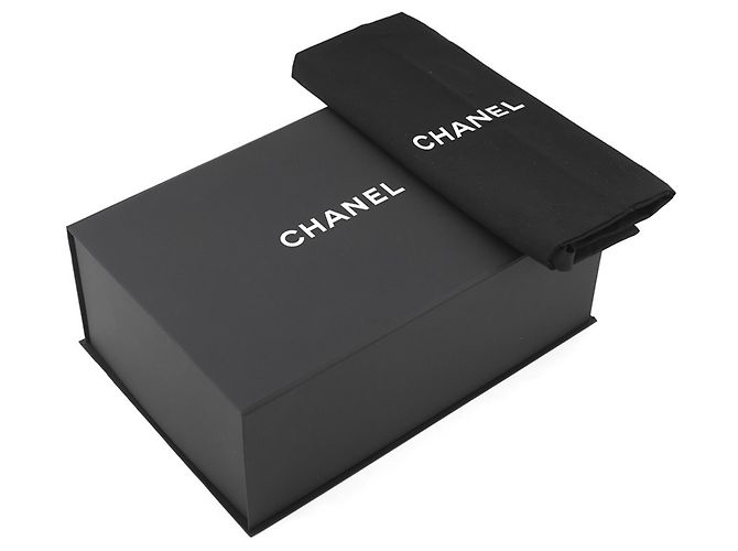 Borsa a tracolla Chanel Matelassé con catena Nero D'oro - vista 12