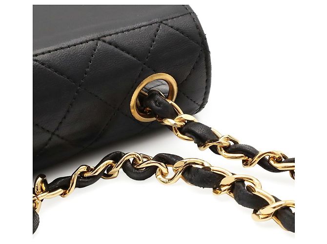 Borsa a tracolla Chanel Matelassé Coco Mark Chain Nero - vista 4