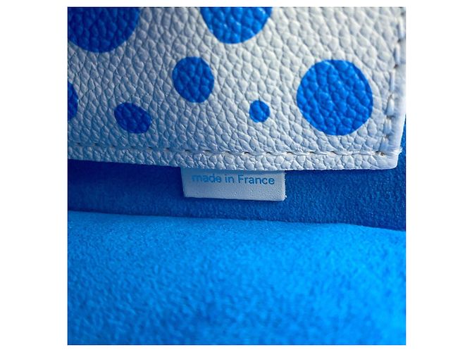 Borsa Louis Vuitton Monogram Empreinte LV x YK OnTheGo PM Bianco Blu - vista 13