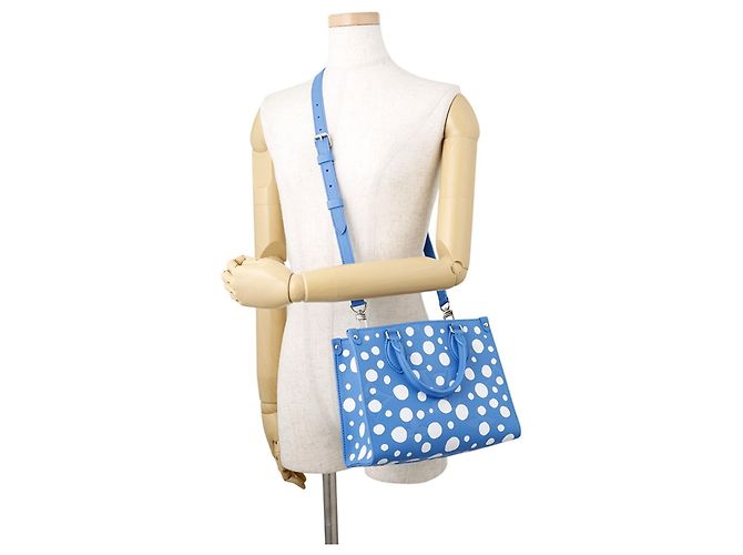 Borsa Louis Vuitton Monogram Empreinte LV x YK OnTheGo PM Bianco Blu - vista 5