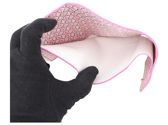 Louis Vuitton Tri-fold Wallet in Monogram Empreinte Pink Cream - view 4