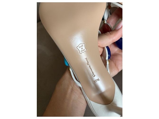 Sandálias Gianvito Rossi em pele branca com pedras coloridas Branco Multicor - vista 10