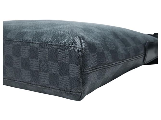 Sac à épaule Louis Vuitton Damier Graphite Mick PM Marron Noir - vue 4
