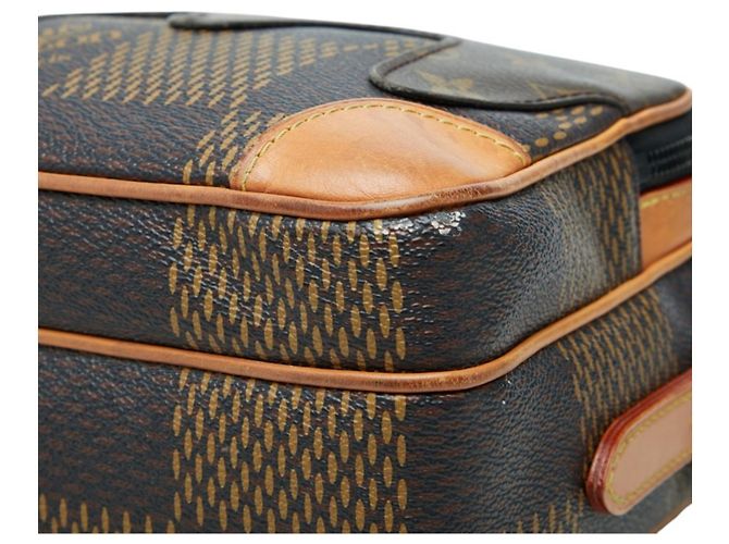 Borsa a tracolla Nile Louis Vuitton Damier Giant Marrone - vista 4