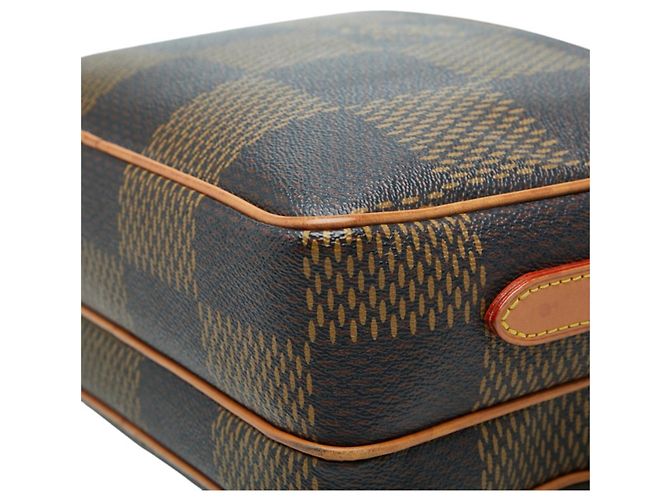 Borsa a tracolla Nile Louis Vuitton Damier Giant Marrone - vista 6