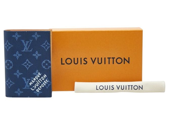 Funda de Pasaporte Louis Vuitton Monogram Heritage Azul marino - vista 8