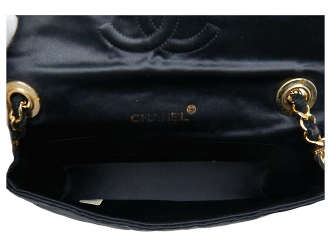 Borsa a tracolla e spalla con catena Chanel Matelassé Coco Mark Bijou Nero - vista 6