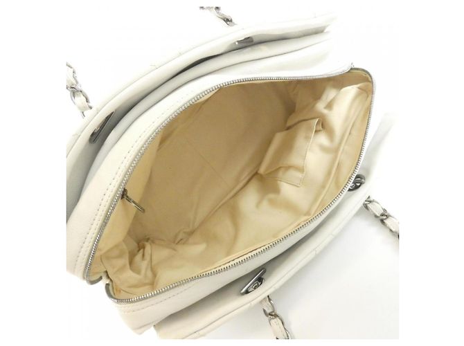 Timeless Chanel 32455 Gebrauchte Schultertasche Weiß - Ansicht 7