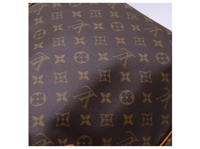 Bolsa Louis Vuitton Monogram Batignolles Horizontal Marrom Bege - vista 4