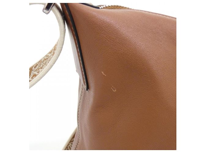 Loewe Cuby Crossbody-Tasche Beige - Ansicht 3
