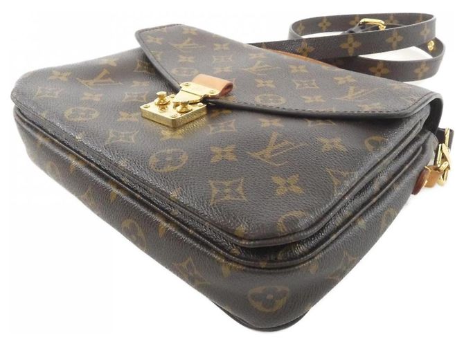 Bolsa Louis Vuitton Monogram Pochette Métis MM Marrom Monograma - vista 3