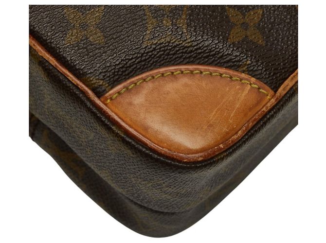 Bolso bandolera Louis Vuitton Monogram Amazon Castaño - vista 7