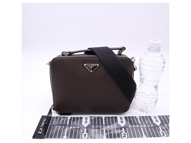 PRADA Schultertasche aus Saffiano-Leder Brick Braun - Ansicht 3