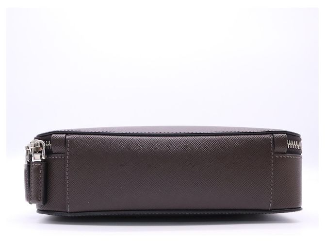 PRADA Schultertasche aus Saffiano-Leder Brick Braun - Ansicht 7