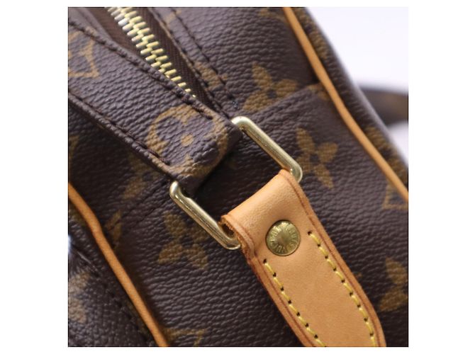 Bolsa de Ombro Nile Monogram Louis Vuitton Marrom Bege - vista 10