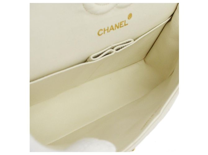 Chanel Vintage Classic Double Flap Quilted Lambskin Small Bianco - vista 3
