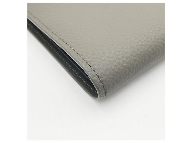 Louis Vuitton Bi-Fold Wallet Khaki - view 4