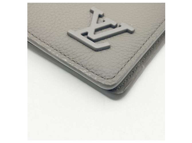Louis Vuitton Bi-Fold Wallet Khaki - view 6