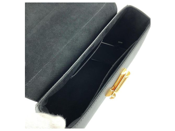 Borsa a tracolla Louis Vuitton Epi Twist MM M59402 Nero - vista 8