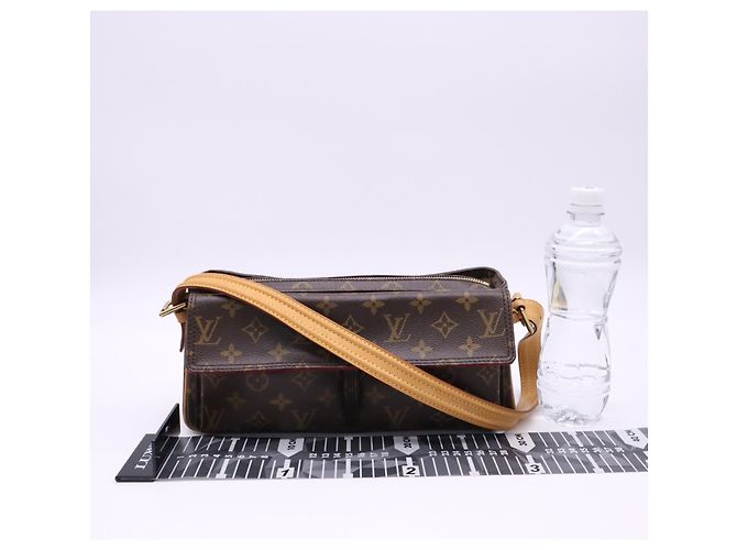 Borsa Louis Vuitton Monogram Viva Cite MM Marrone Beige - vista 3