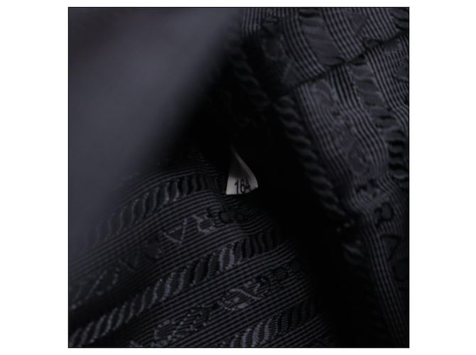 Clutch e borsa a tracolla Prada in nylon nero Saffiano - vista 16