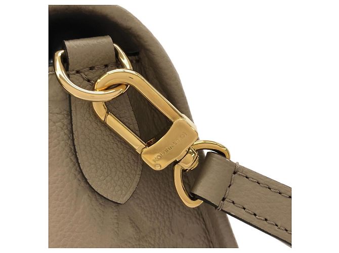 Borsa a tracolla Louis Vuitton Bicolor Monogram Empreinte Diane Grigio Crudo - vista 6