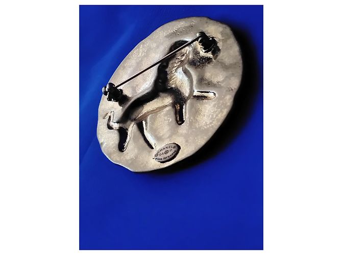 Broche medallón León Chanel Primavera 1994 (94P) Dorado - vista 11