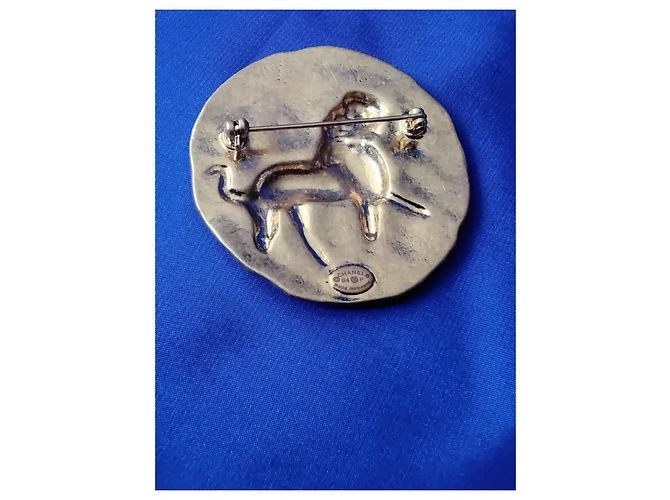 Broche medallón León Chanel Primavera 1994 (94P) Dorado - vista 7