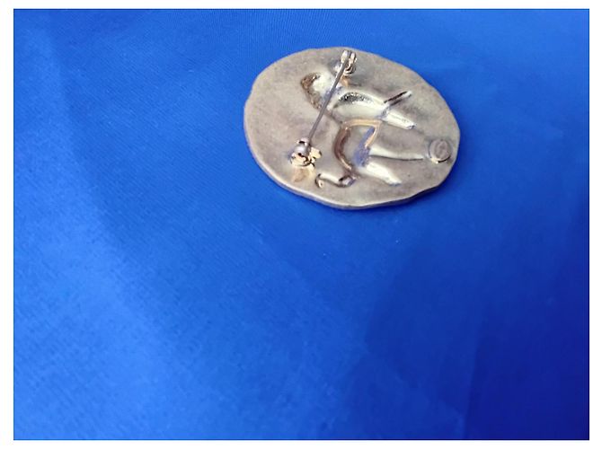 Broche medallón León Chanel Primavera 1994 (94P) Dorado - vista 9