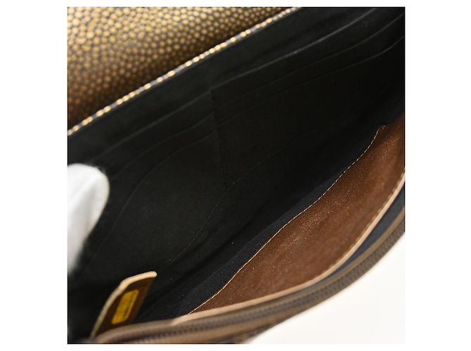 Chanel Timeless Half Moon Flap Caviar Medium Dorado - vista 3