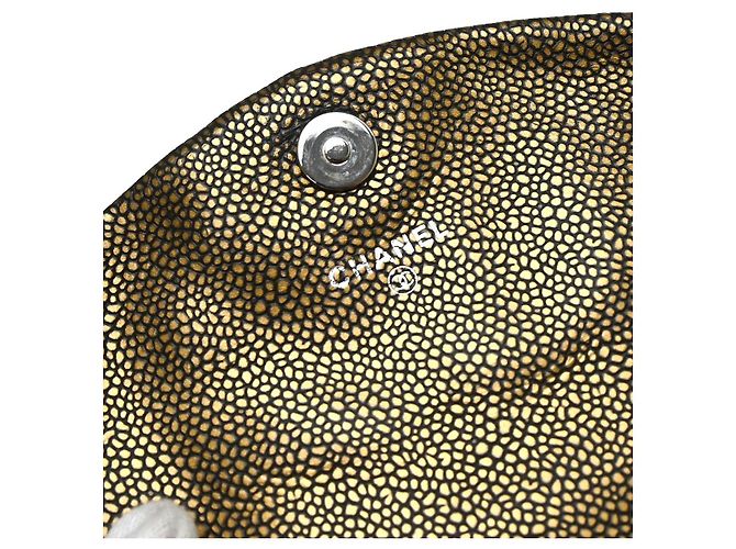 Chanel Timeless Half Moon Flap Caviar Medium Dorado - vista 7