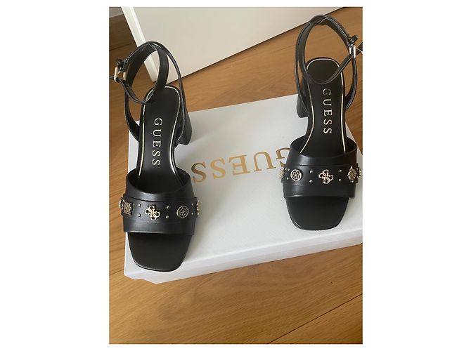 Sandali con tacco Guess neri con borchie dorate Nero - vista 8