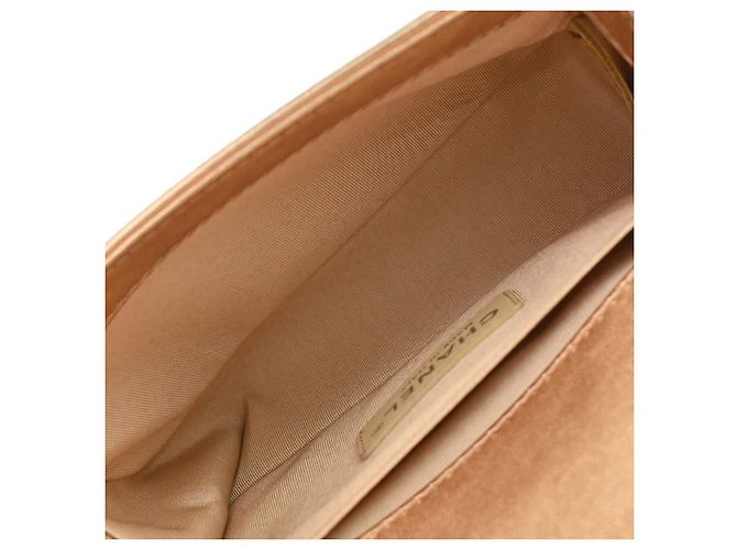 Chanel Boy Flap Quilted Perforated Lambskin Old Medium Metallico - vista 3
