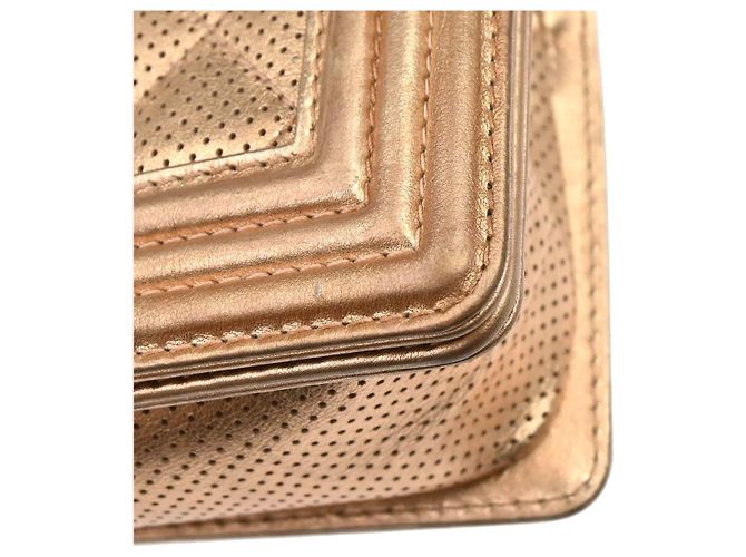 Chanel Boy Flap Quilted Perforated Lambskin Old Medium Metallico - vista 7