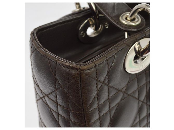 Christian Dior Lady Dior Cannage Quilt Lambskin Medium Marrone - vista 5