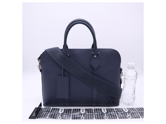 Louis Vuitton LV Aerogram Takeoff Briefcase Blu navy - vista 3